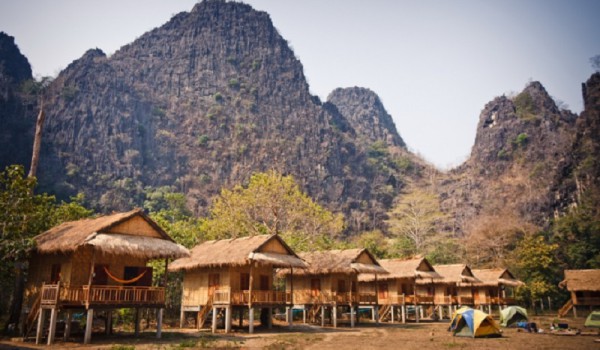 Tour du lịch Caravan Việt Lào đường bộ